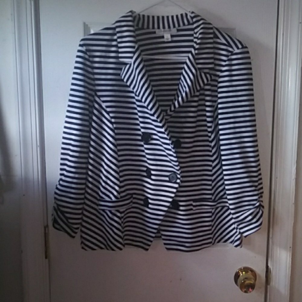 Womens Black and white blazer